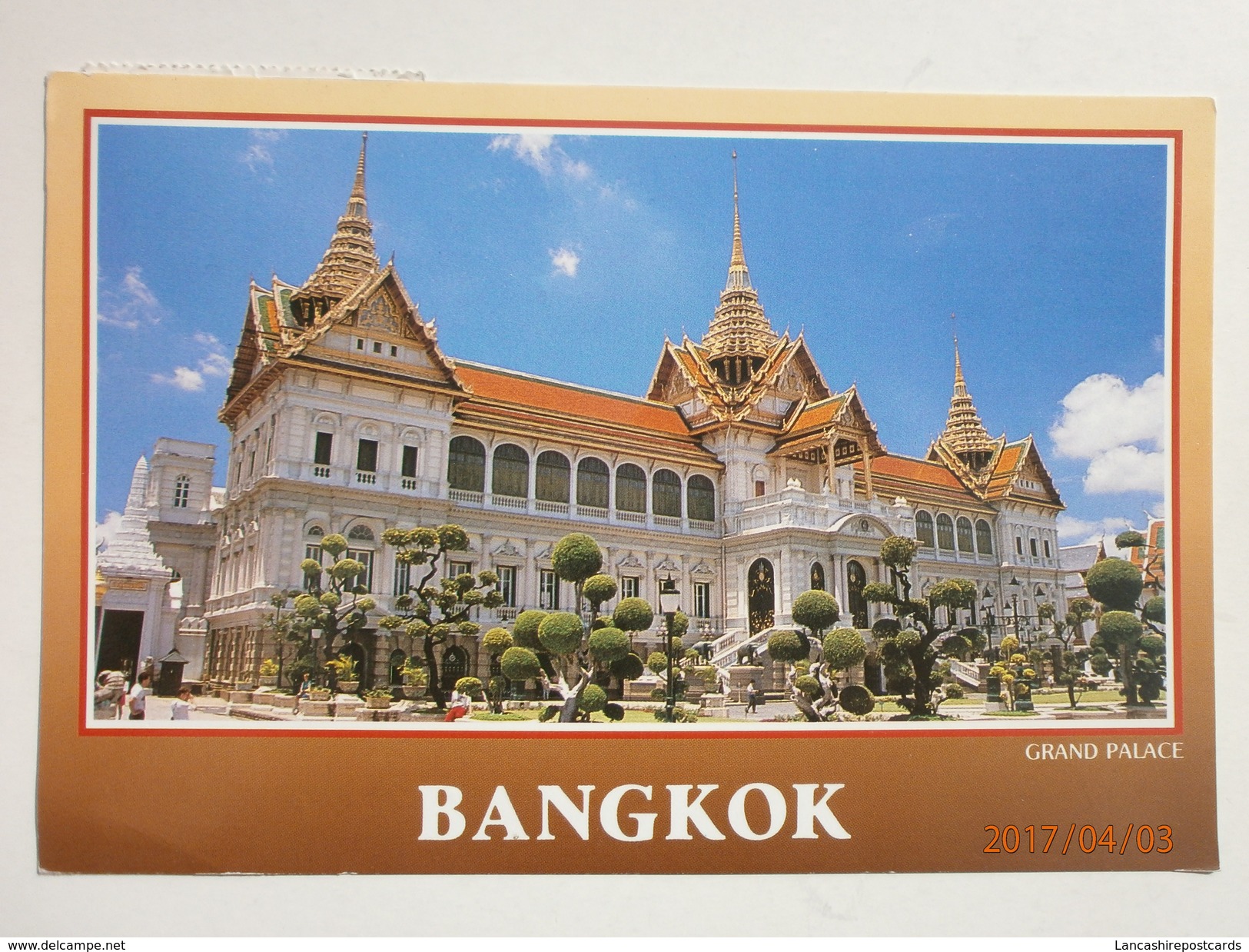 Postcard The Royal Grand Palace Bangkok Thailand & 1992 Stamp My Ref B2876 - Thailand