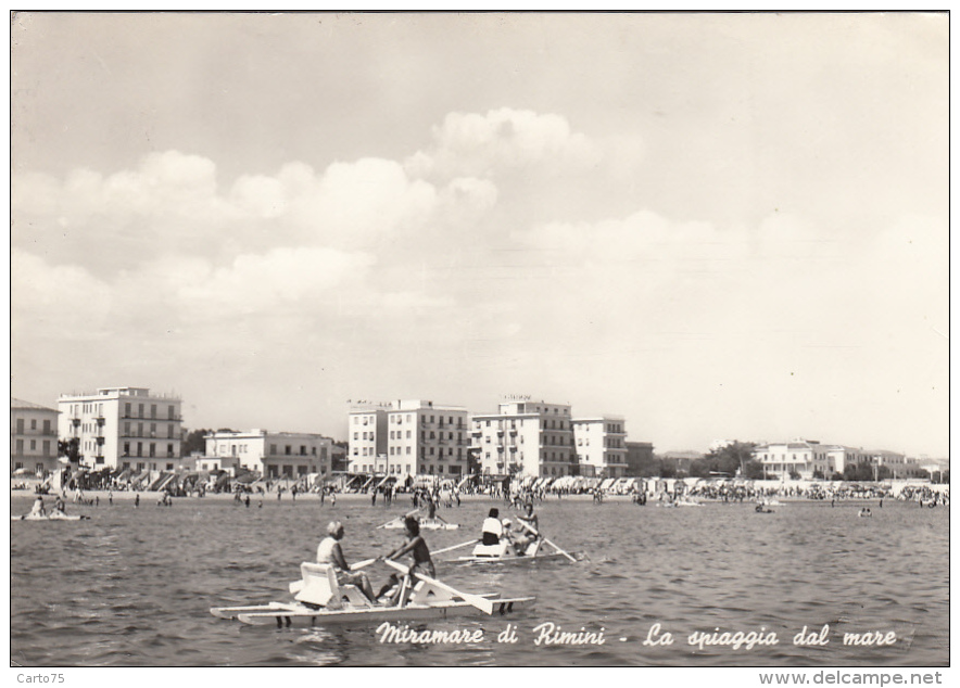 Italie - Miramare Di Rimini - La Spiaggia Dal Mare - Pédalos - Rimini