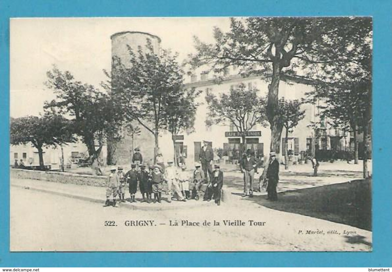 CPA 522 - La Place De La Vieille Tour GRIGNY 69 - Grigny