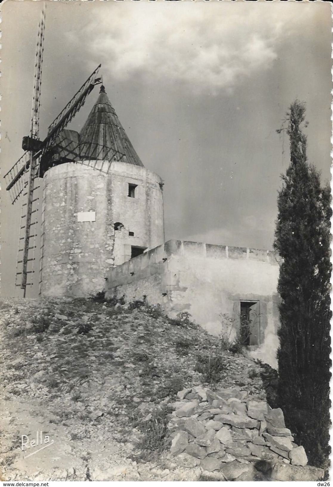 La Provence - Fontvieille (Bouche-du-Rhône) - Le Moulin De Daudet  - Carte Bella N° 554 Non Circulée - Mulini A Vento