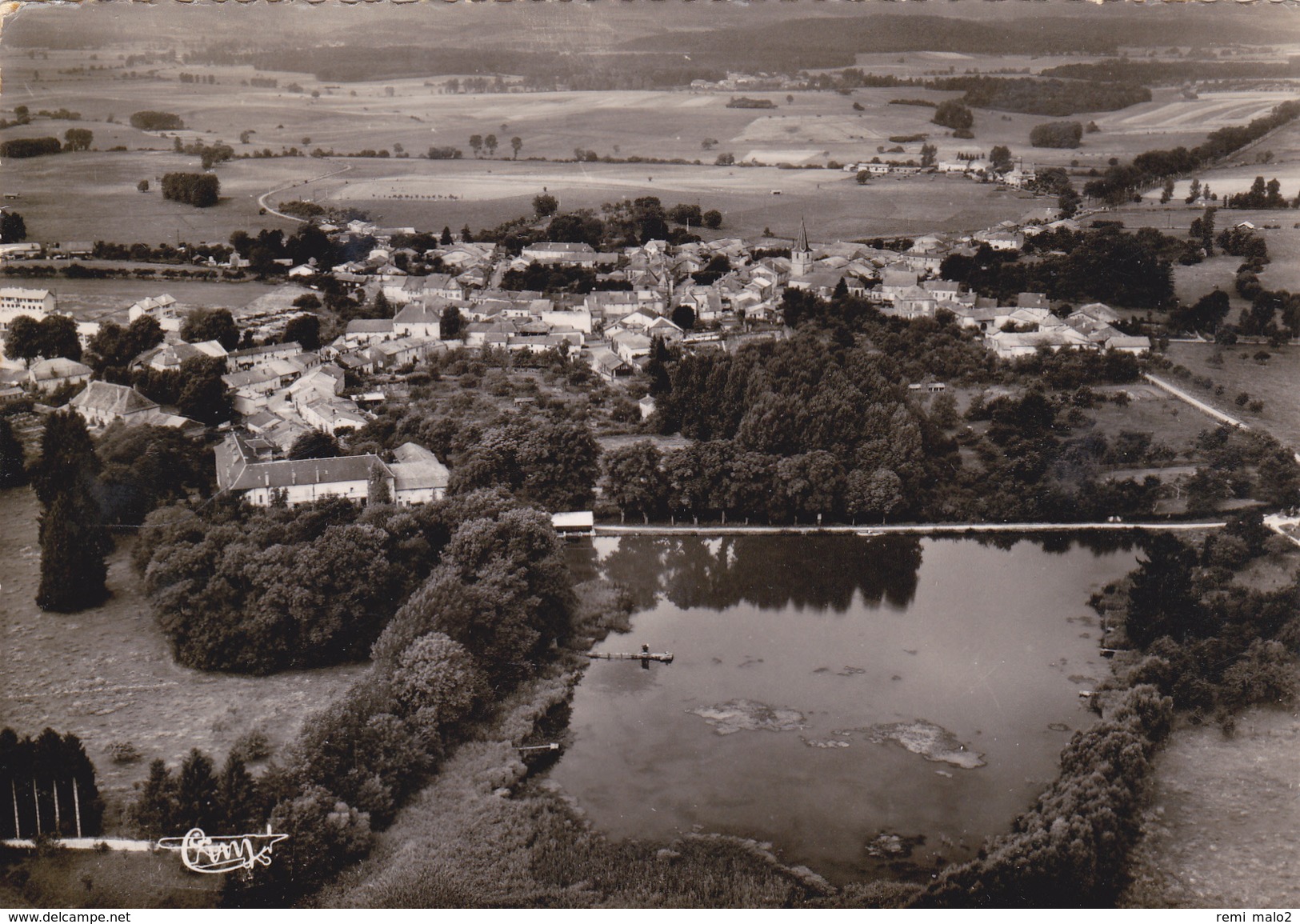 CPSM  BULGNEVILLE 88  Vue Panoramique Aérienne Et L'étang - Bulgneville