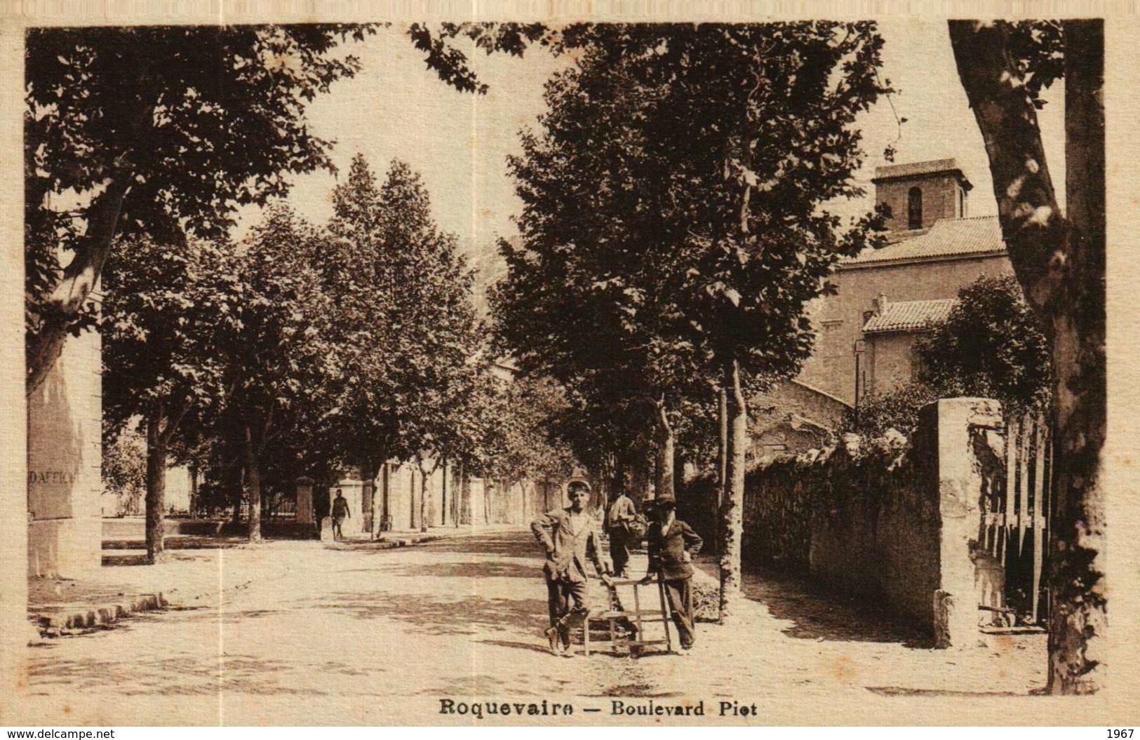 CPA  (13)    ROQUEVAIRE   -   Boulevard Piet - Roquevaire