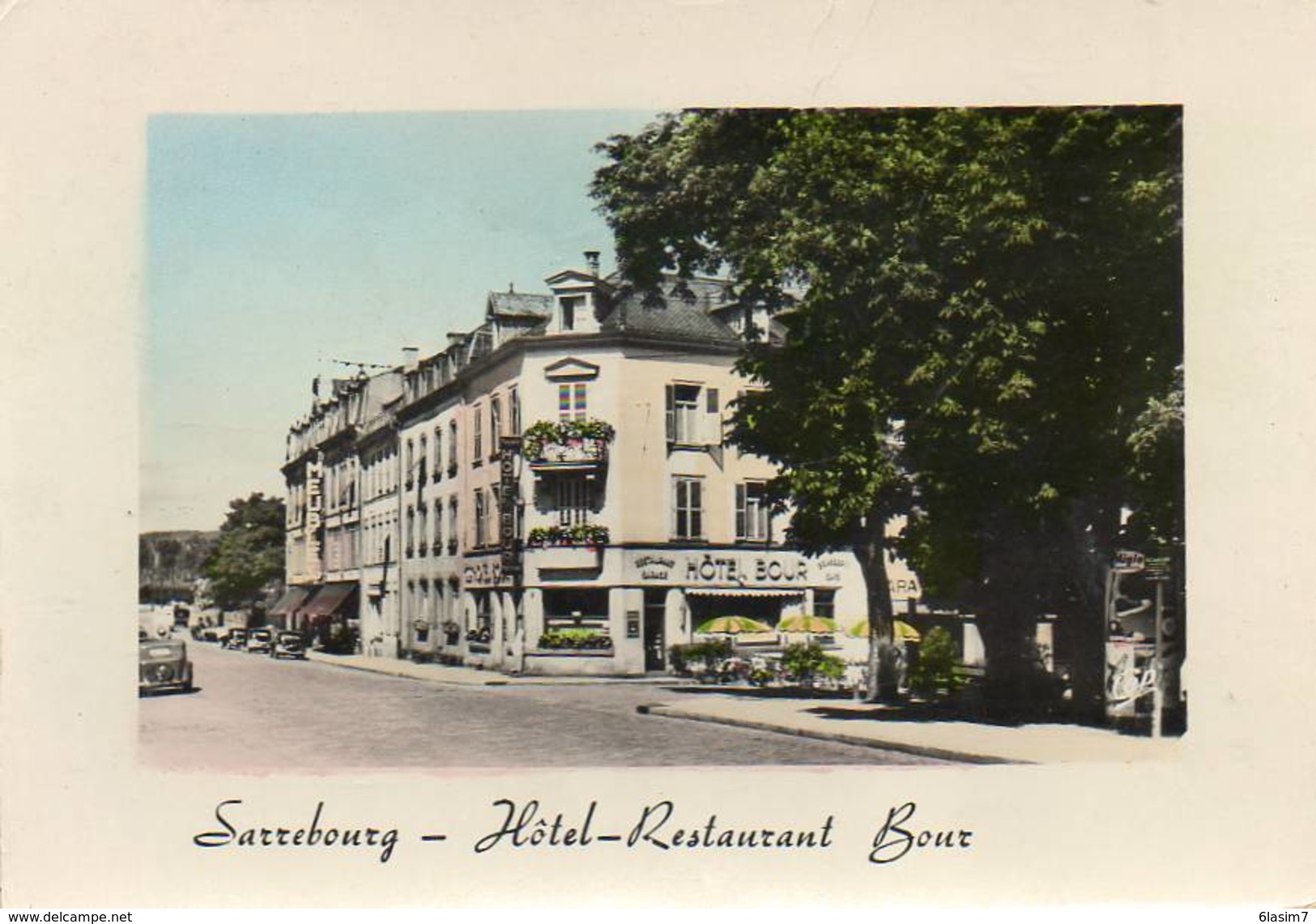 CPSM Dentelée - SARREBOURG (57) - Aspect Du Quartier De L'Hôtel-Restaurant Bour Dans Les Années 60 - Sarrebourg