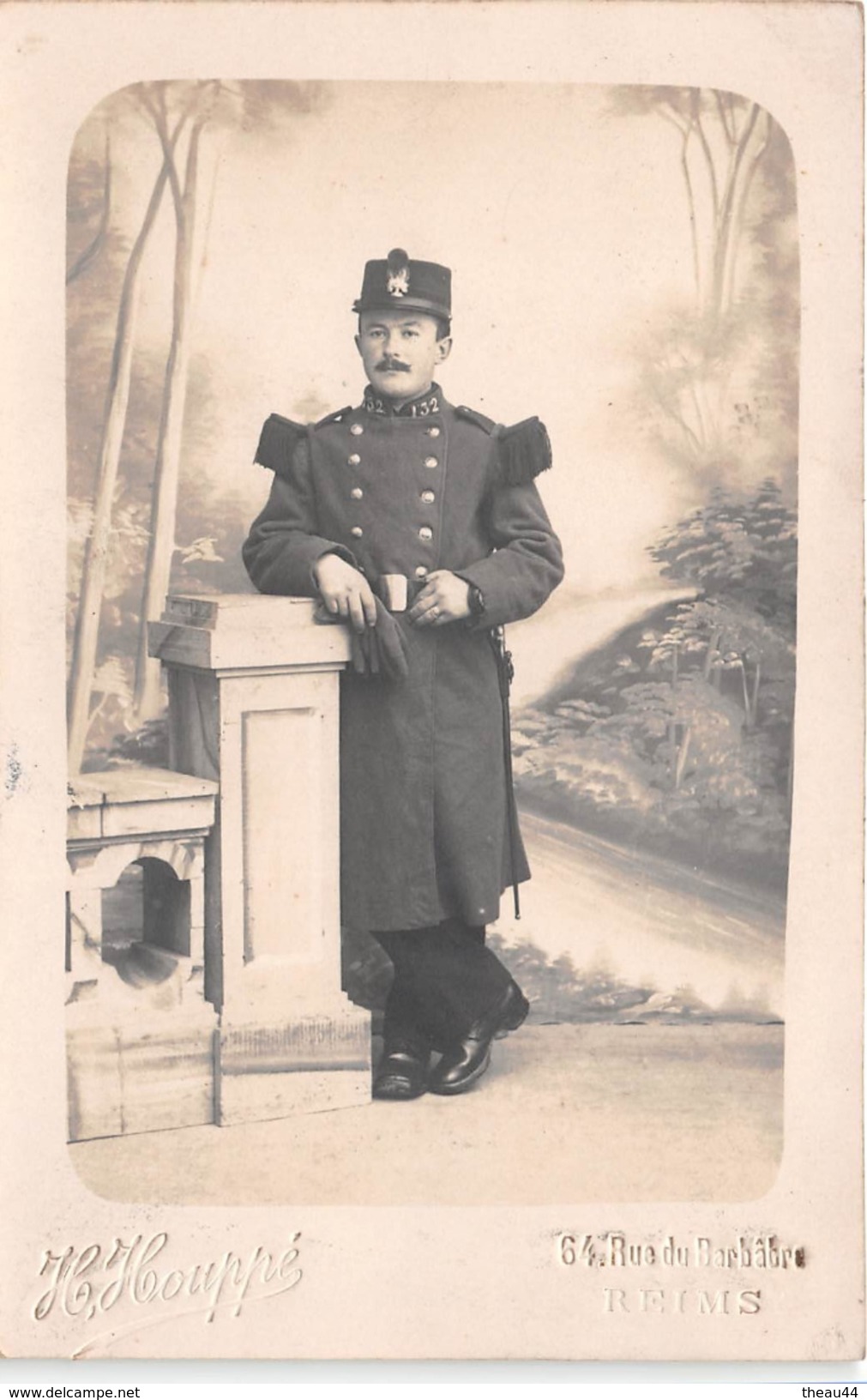 ¤¤   -   REIMS   -  Carte-Photo D'un Militaire  -  132 Sur Le Col  -  Photographe " H. Houppé " 64 Rue Du Barbat   -  ¤¤ - Reims