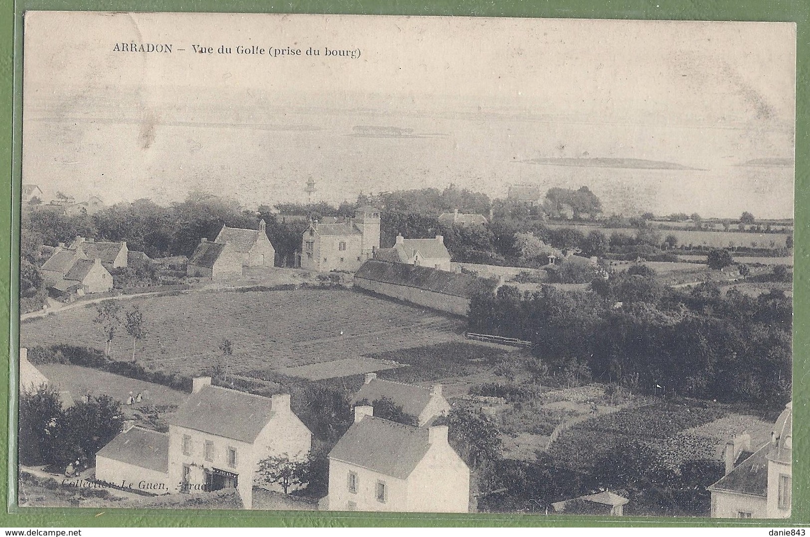 CPA - MORBIHAN -  ARRADON - VUE DU GOLFE, PRISE DU BOURG - Collection Le Guen - Arradon