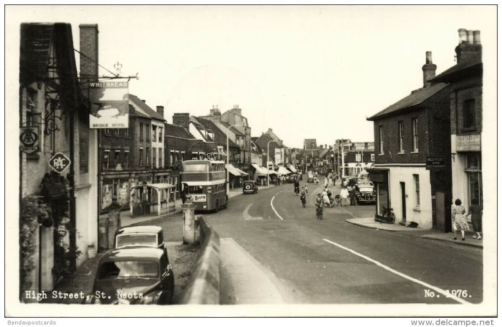 Hunts, St. NEOTS, High Street, Bridge Hotel, Cars, Bus (1957) RPPC - Huntingdonshire