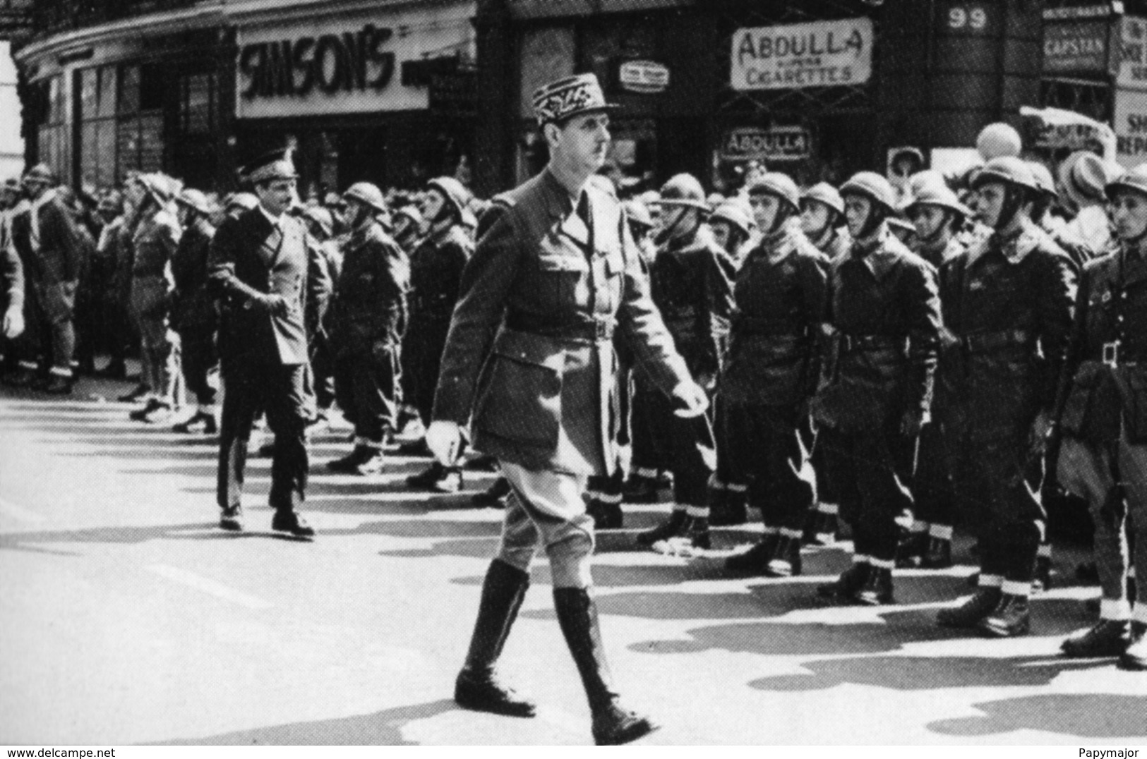 Militaria WW2 -  Le Général De Gaulle Passe En Revue Les Troupes De La France Libre à Londres Le 14 Juillet 1940 - 1939-45