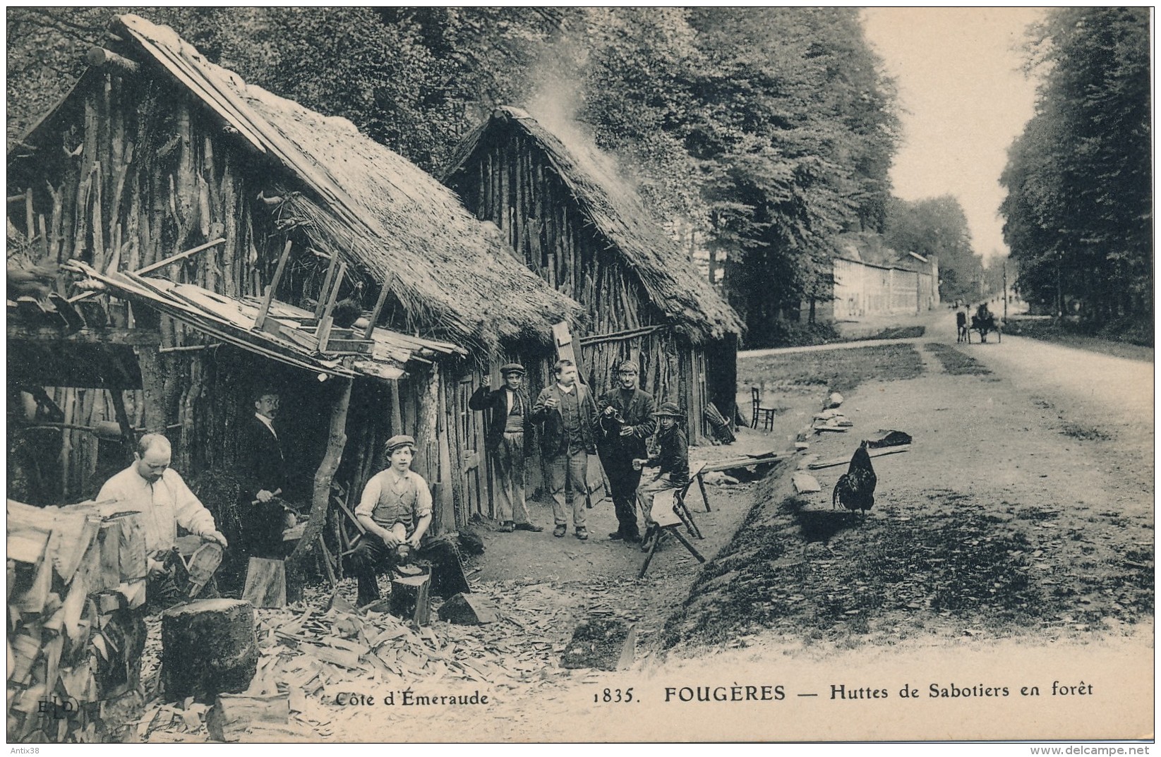 N73 - 35 - FOUGÈRES - Ille-et-Vilaine - Huttes De Sabotiers En Forêt - Fougeres