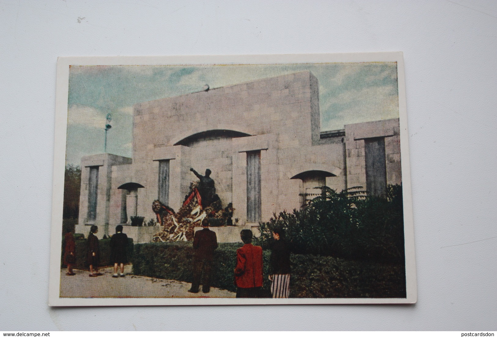 AZERBAIJAN  - Old Postcard - BAKU. 50 Baku Komissars Monument - 1954 - Azerbaigian