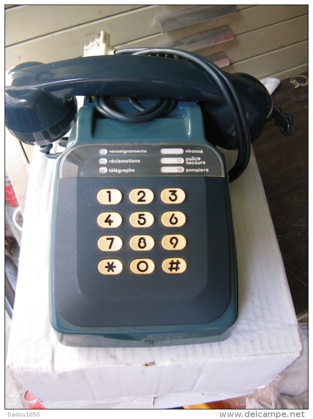 Lot Telephones - Telephony