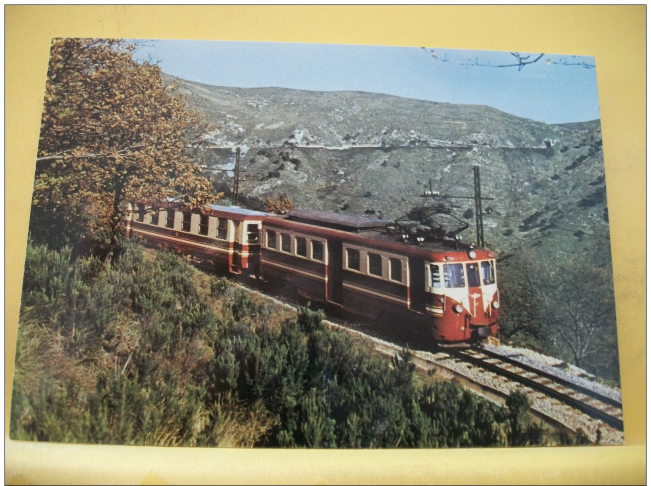 TRAIN 9610 - ITALIE - FERROVIA GENOVA-CASELLA - L'ELETTROMOTRICE A7 (EX FERROVIA SPOLETO-NORCIA) CON LA CARROZZA C101... - Treni