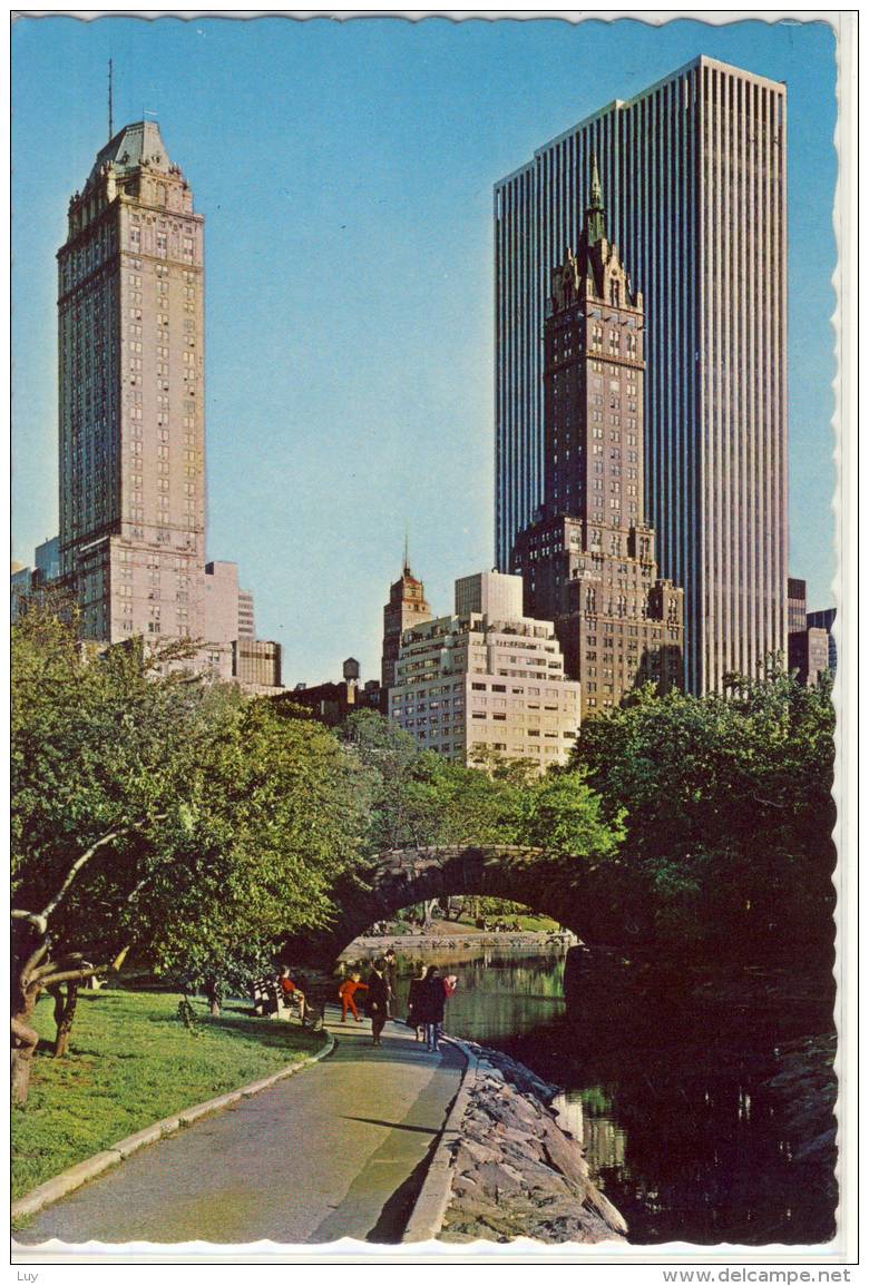 NEW YORK CITY - Central Park - GM Tower Over Gracious 5th Ave Hotels N The Heart Of MANHATTAN - Central Park