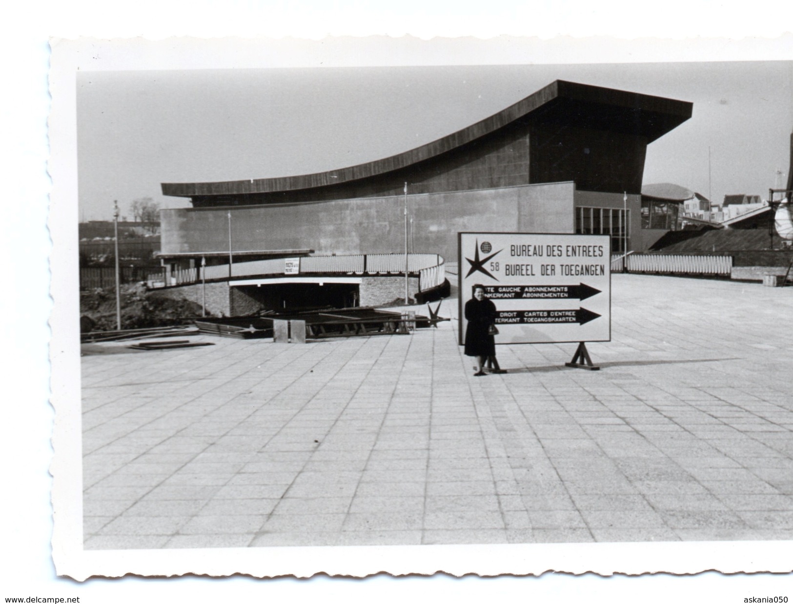 Photo LAEKEN EXPO 58 Panneau Bureau Des Entrées - Lieux