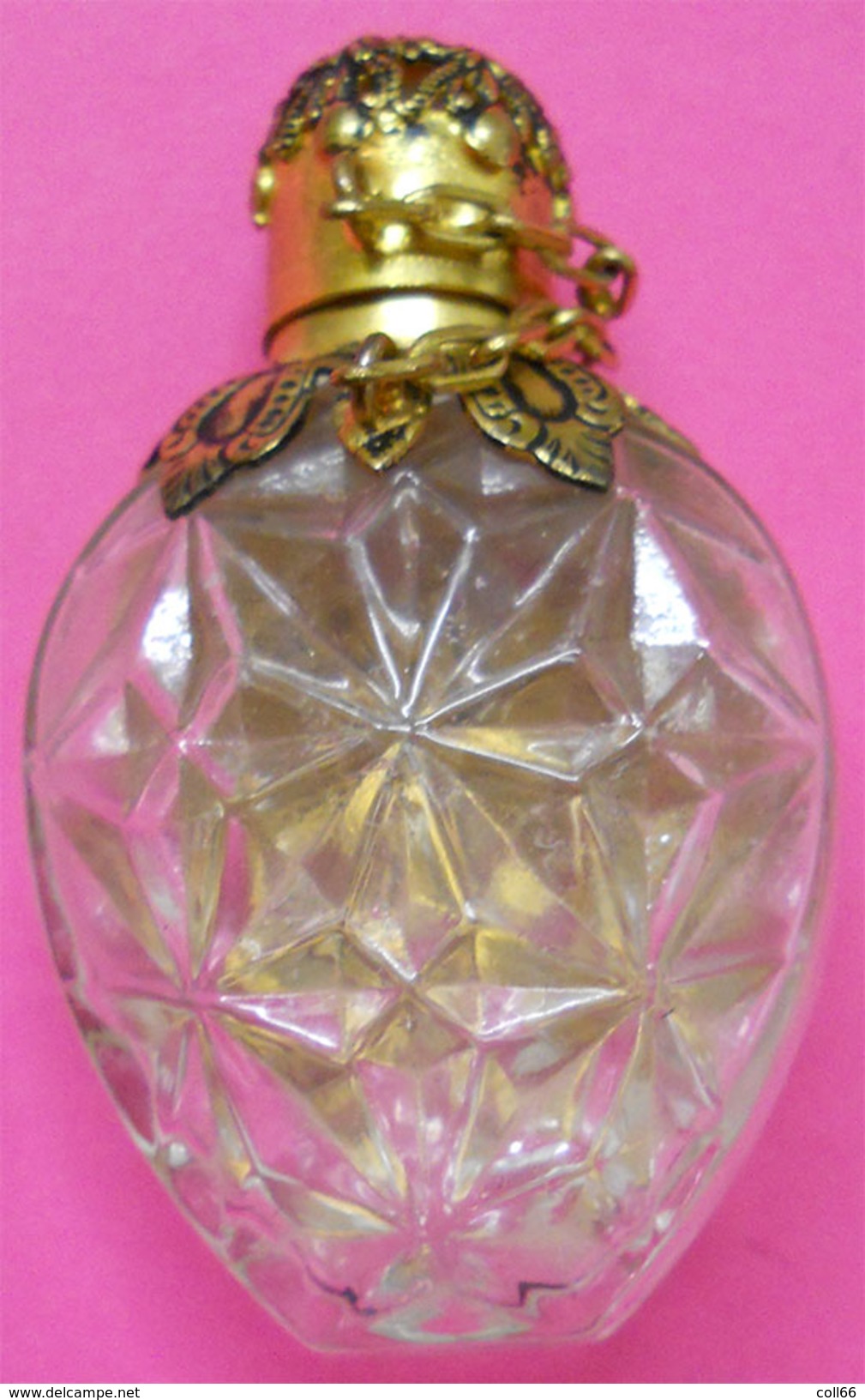 Très Ancien Flacon De Parfum De Poche Ou Sels Pour Lady Noblesse Monogramme Et Couronne Motif Papillon - Non Classés