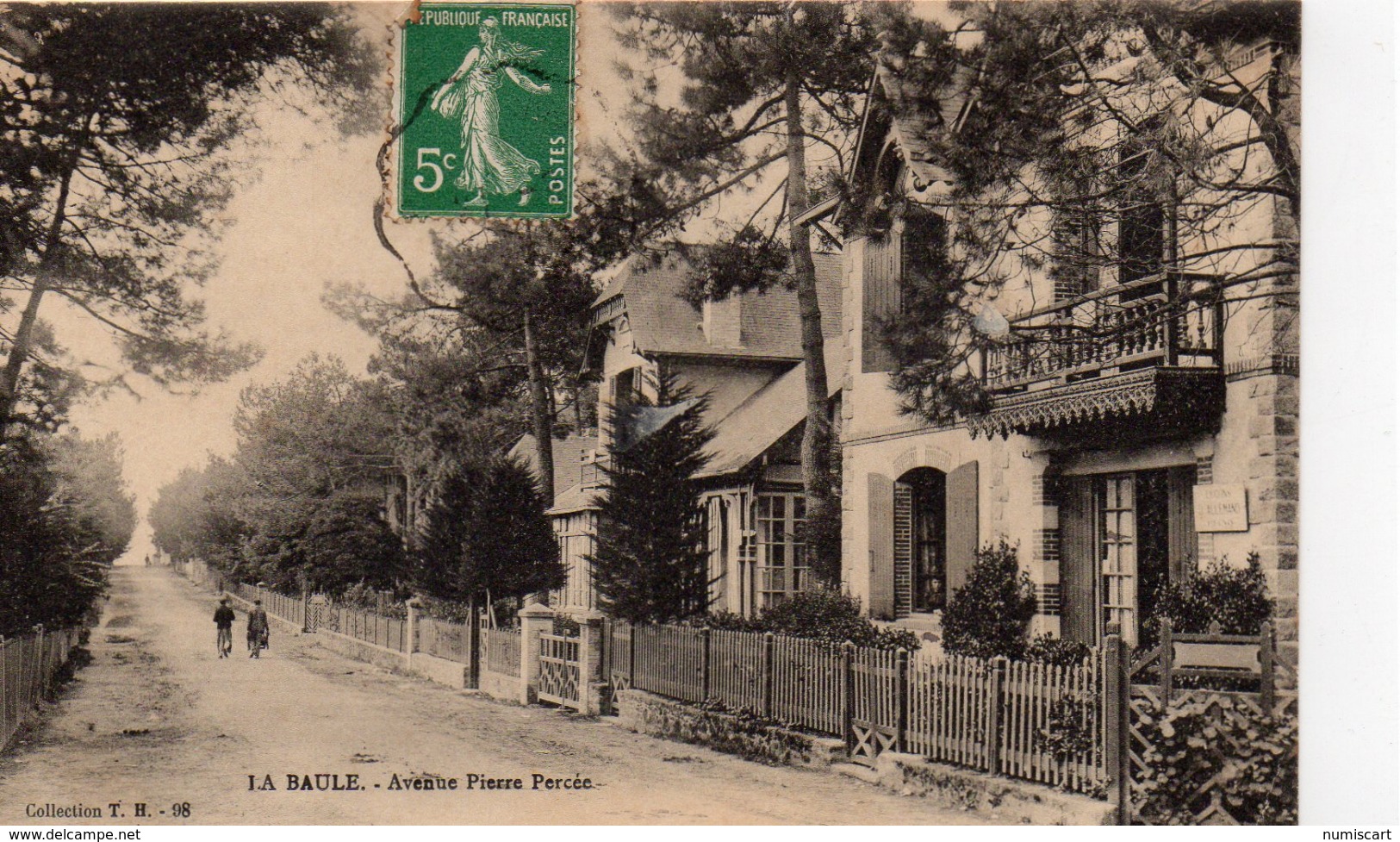 La Baule.. Animée Avenue Pierre Percée - La Baule-Escoublac