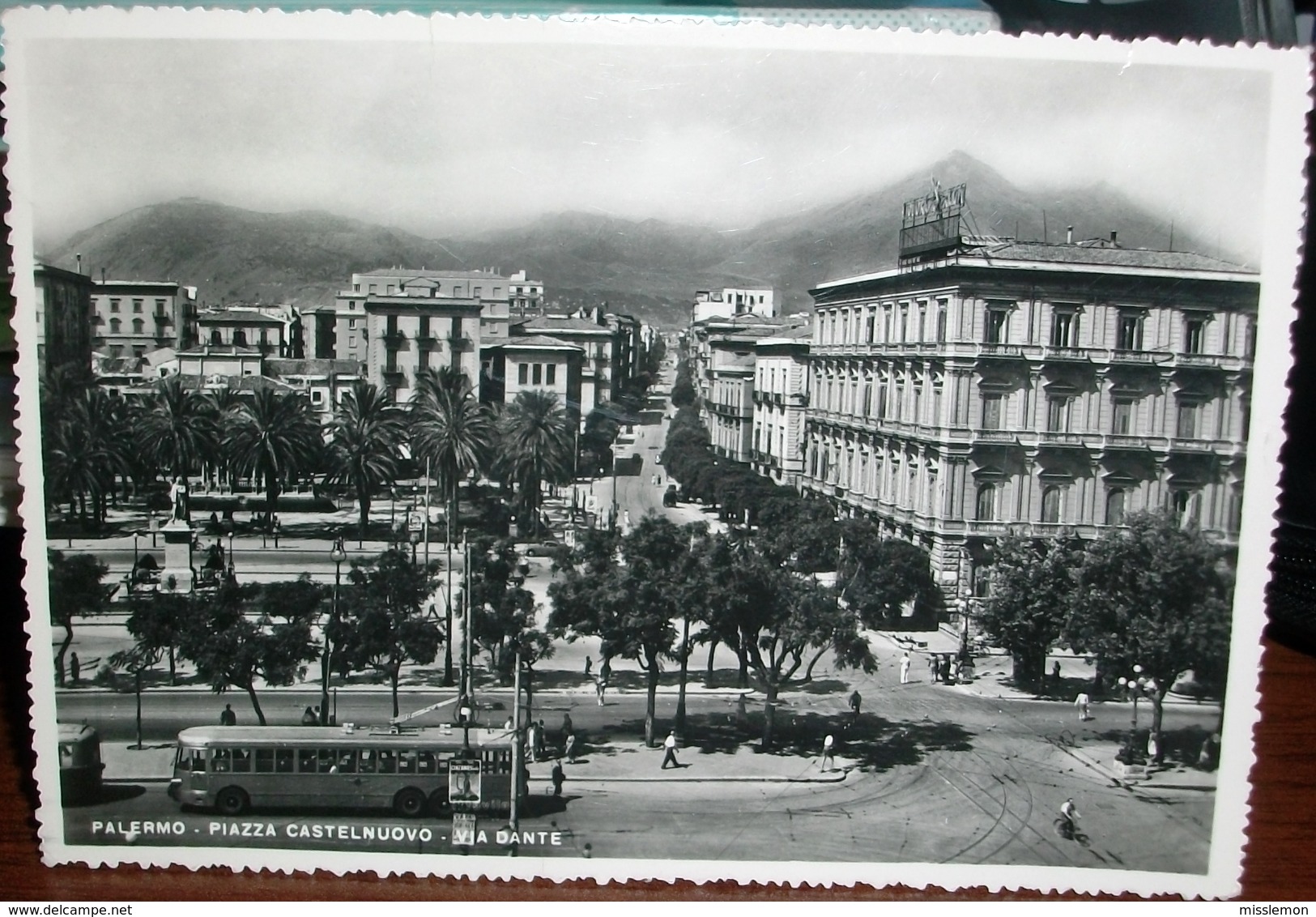 CARTOLINA ANIMATA  CON VEDUTA DELLA PIAZZA CASTELNUOVO -VIA DANTE  DI PALERMO- VERA FOTOGRAFIA - Palermo