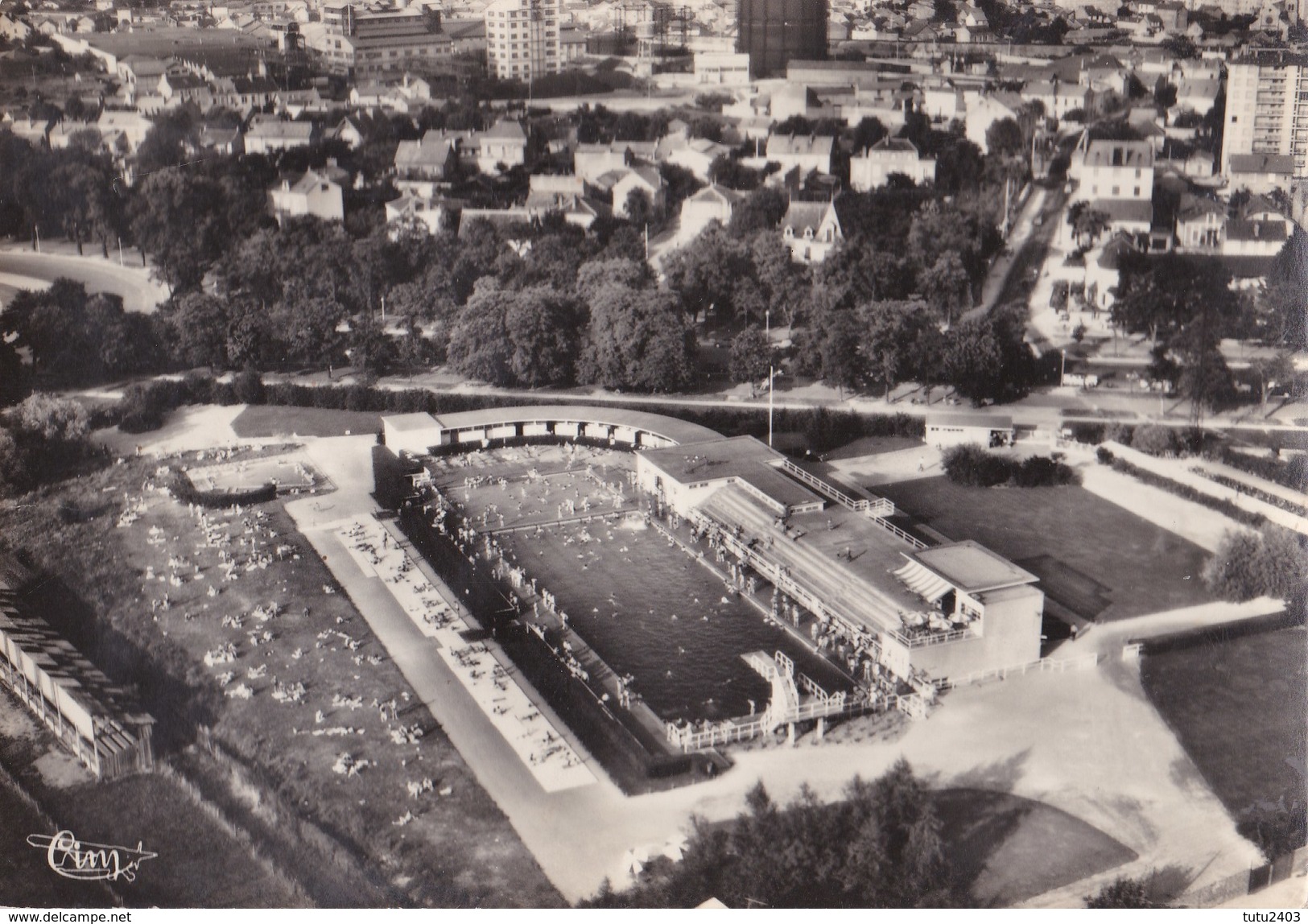 41.85 DIJON                                                La Piscine - Dijon