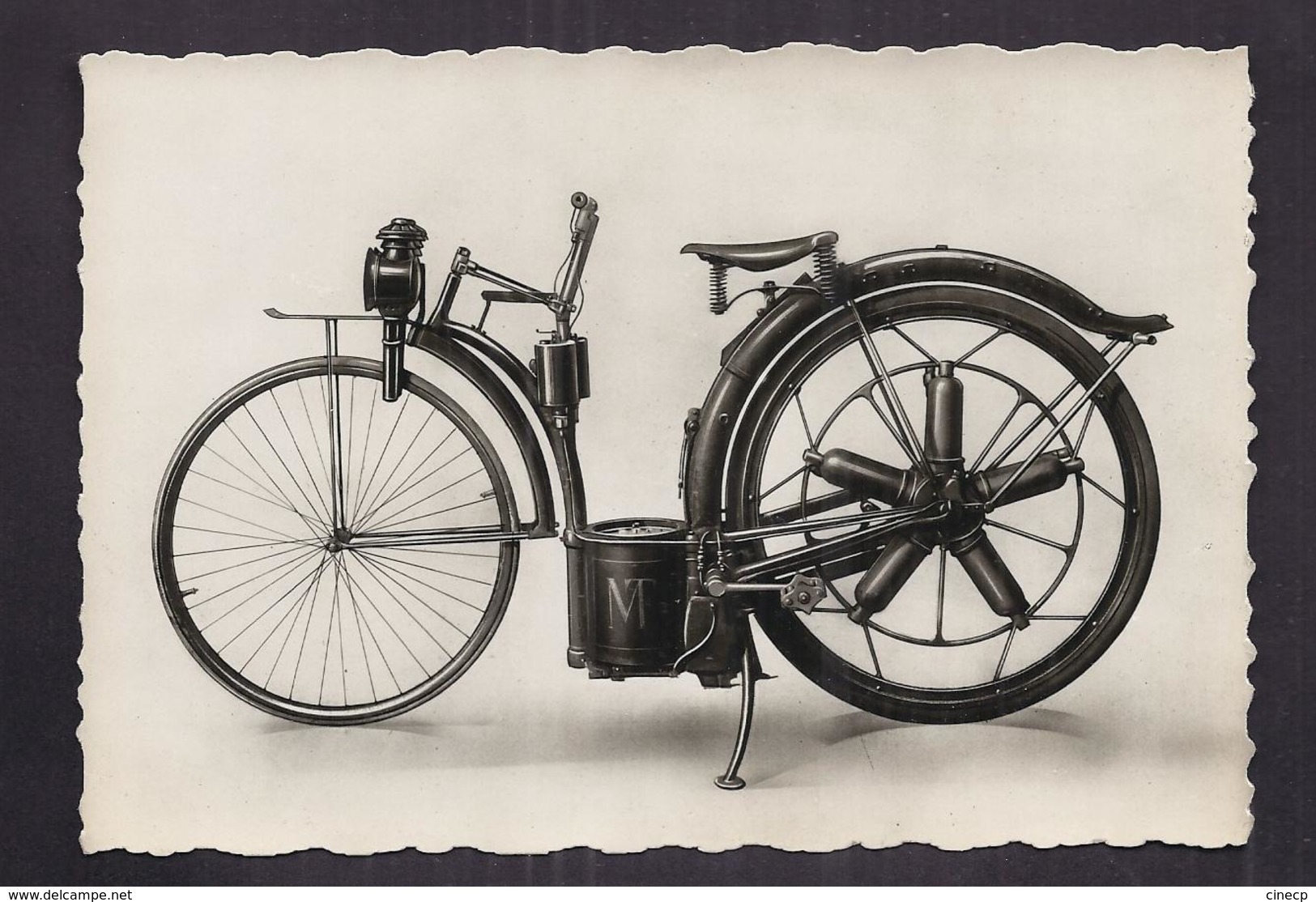 CPSM MOTOCYCLETTE De Félix Millet Construite En 1893 Ayant Participé à La Course Automobile Paris Bordeaux Musée - Motorbikes