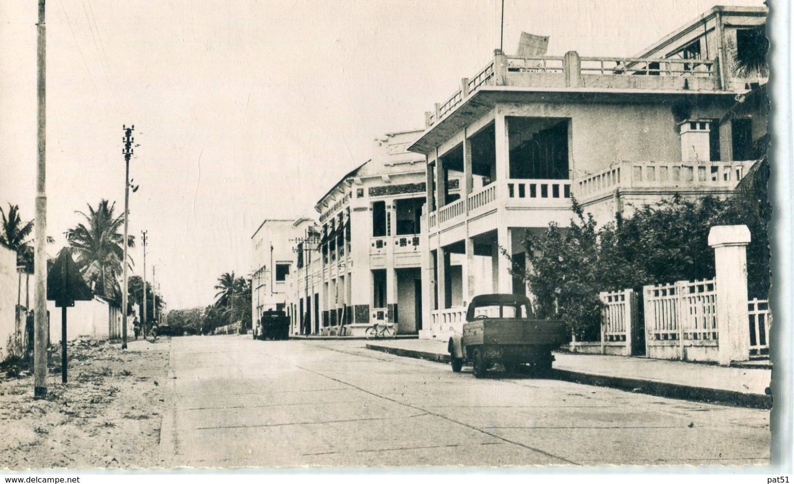 MOYEN CONGO - Pointe Noire : Une Rue - Pointe-Noire