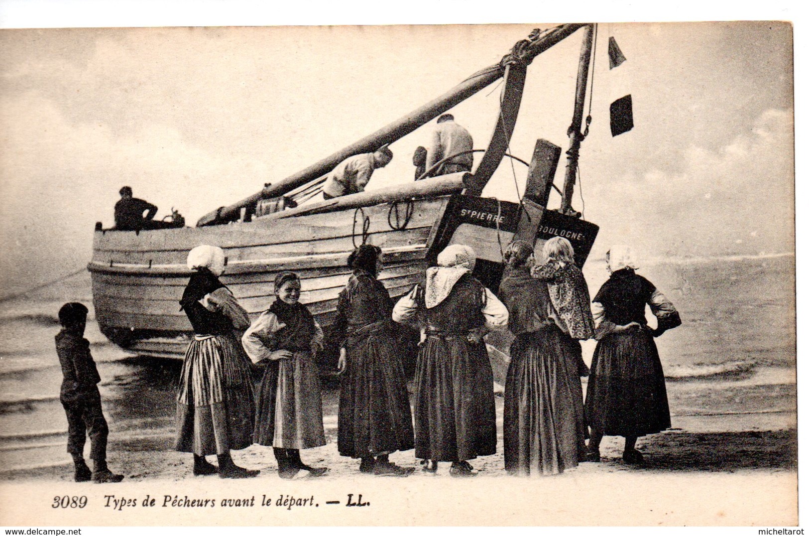 Pas De Calais : Boulogne Sur Mer :  Pêcheurs Du Bateau Saint-Pierre De Boulgne Sur Mer - Boulogne Sur Mer