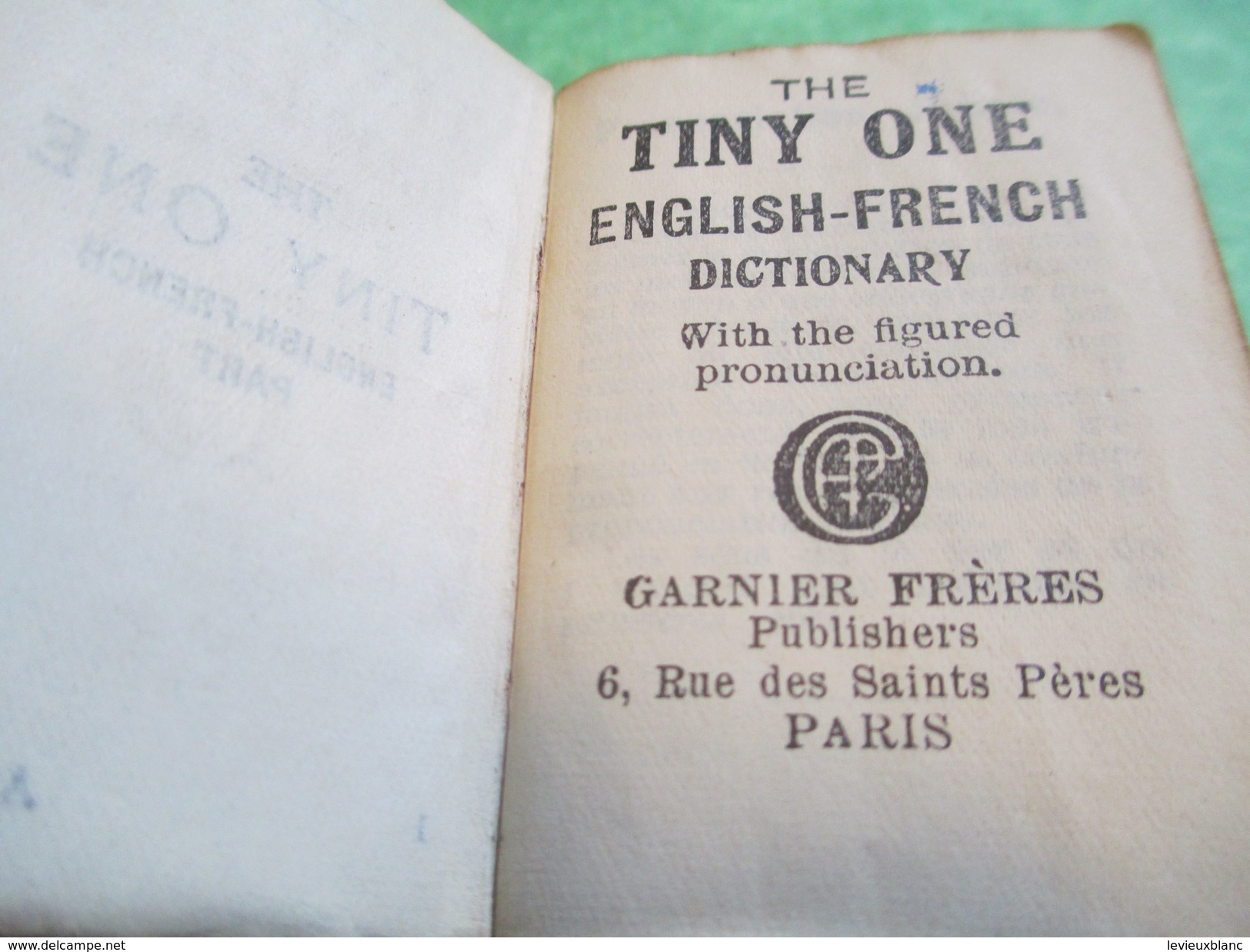 Ancien mini dictionnaire de poche/Tiny one /English-French/Garnier Fréres /Paris/Imp Belgique/Vers 1960     DIC3