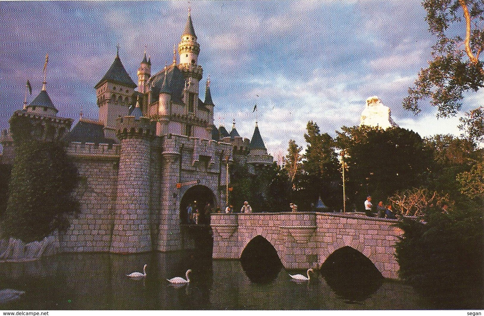 DISNEYLAND     VOIR VERSO - Disneyland