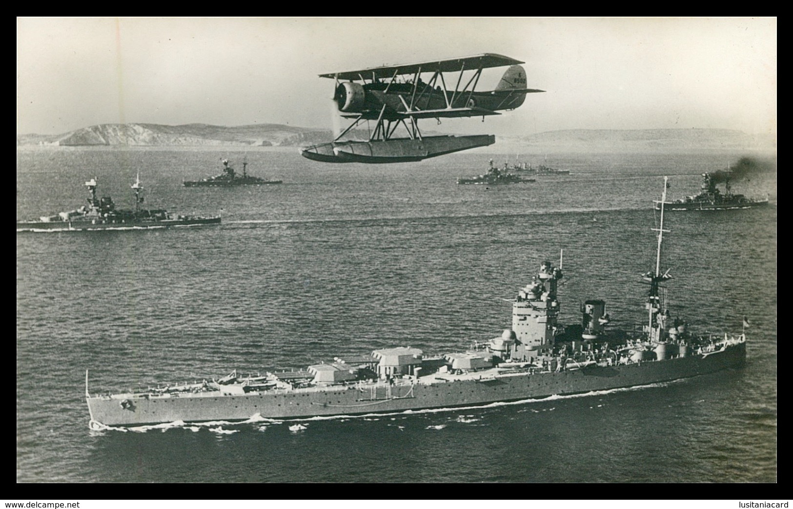 WAR 1939-45 - Aeroplanos Porta -Torpedos Sobrevoando O Couraçado " Nelson" E Outros Navios De Guerra.    Carte  Postale - Weltkrieg 1939-45