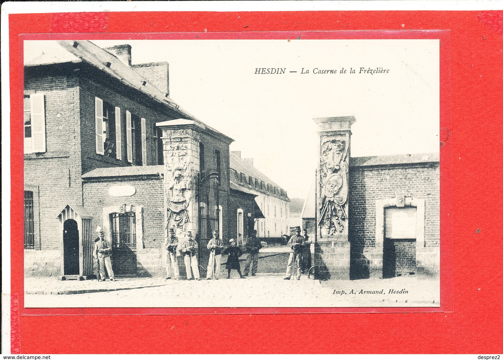 62 HESDIN Cpa Animée La Caserne De La Frezeliere  Edit Armand - Hesdin