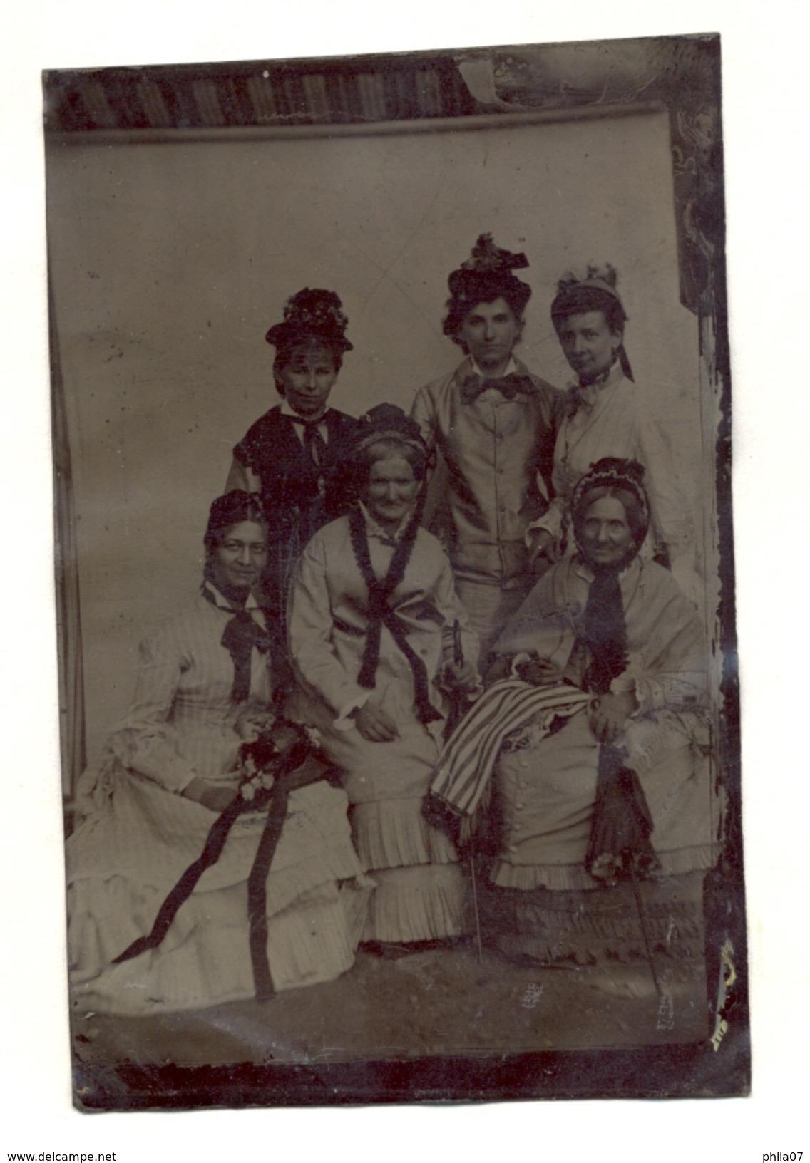 Antique Tintype Silver Metal Photo Of Women In Dressed, Dimension Cca 6.5x10 Cm / 2 Scans - Personnes Anonymes