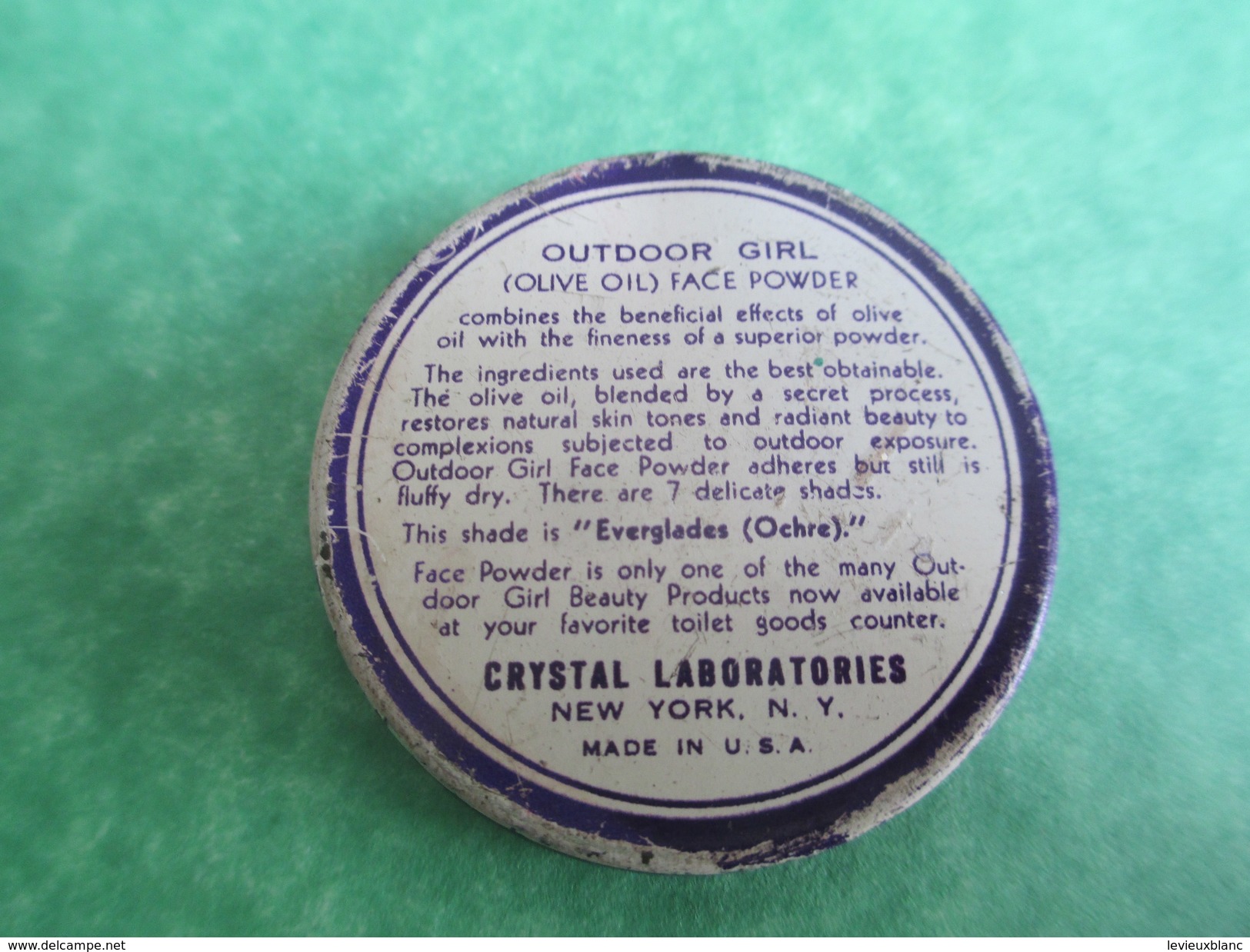 Face Powder/Outdoor Girl/The Olive Oil /Crystal Laboratories/New York/USA Petite Boite Métallique/Vers 1960-1970  PARF94 - Produits De Beauté