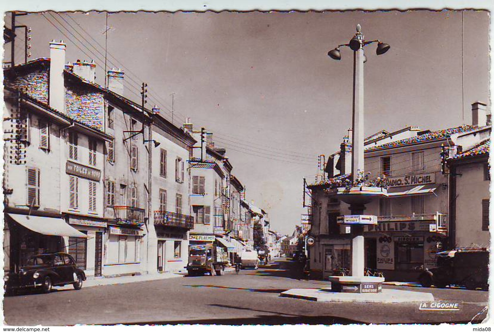 38. JALLIEU . PLACE SAINT MICHEL . COMMERCES . - Jallieu