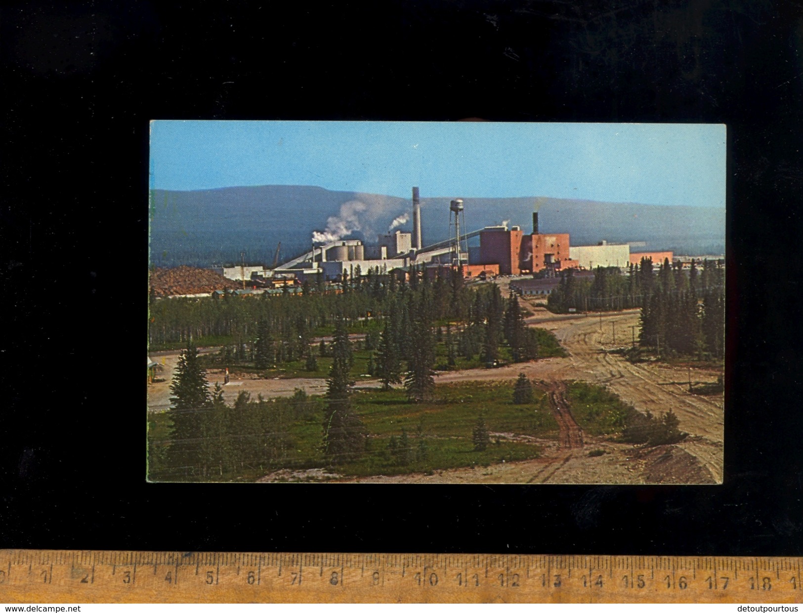 HINTON Alberta Canada : The Hinton Pulp Mill Wood Pulp Paper Plant Usine Papier - Autres & Non Classés