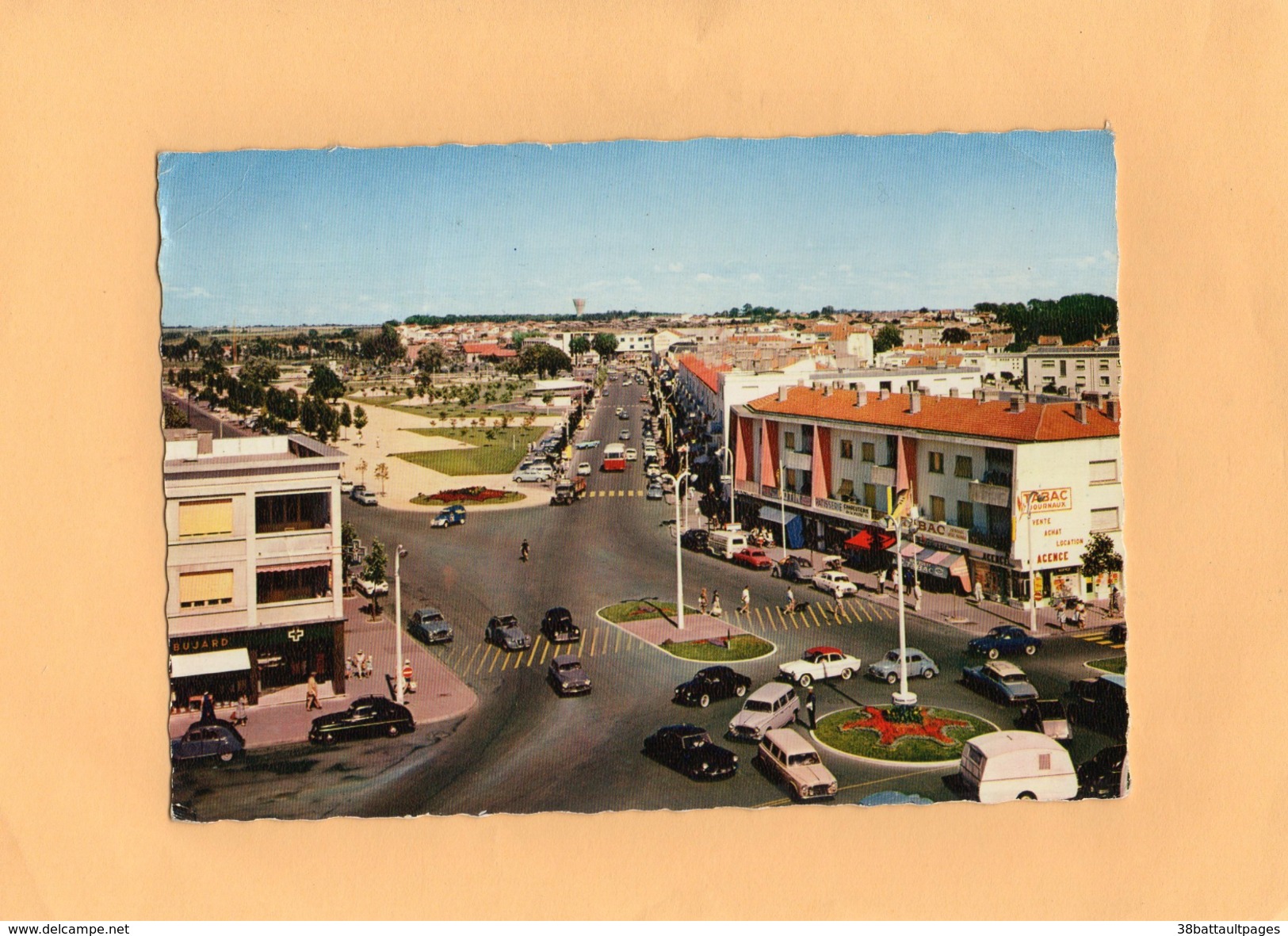 Carte Postale - ROYAN - Rond Point De La Poste - Le Cours De L'Europe - La Tâche Verte - Royan