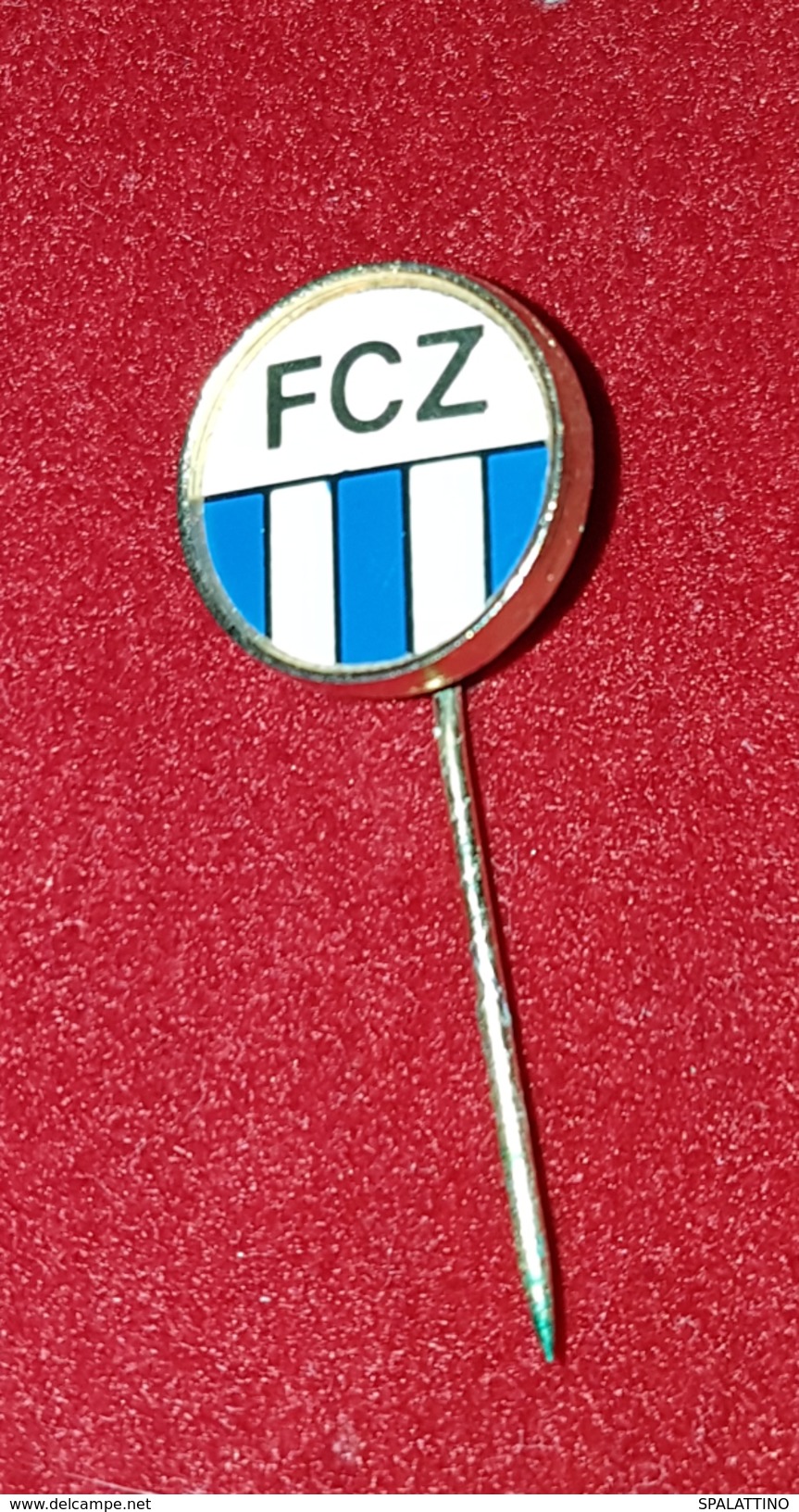 FC ZÜRICH SWITZERLAND, ZURIGO SUISSE, ORIGINAL VINTAGE ENAMEL PIN BADGE - Fútbol