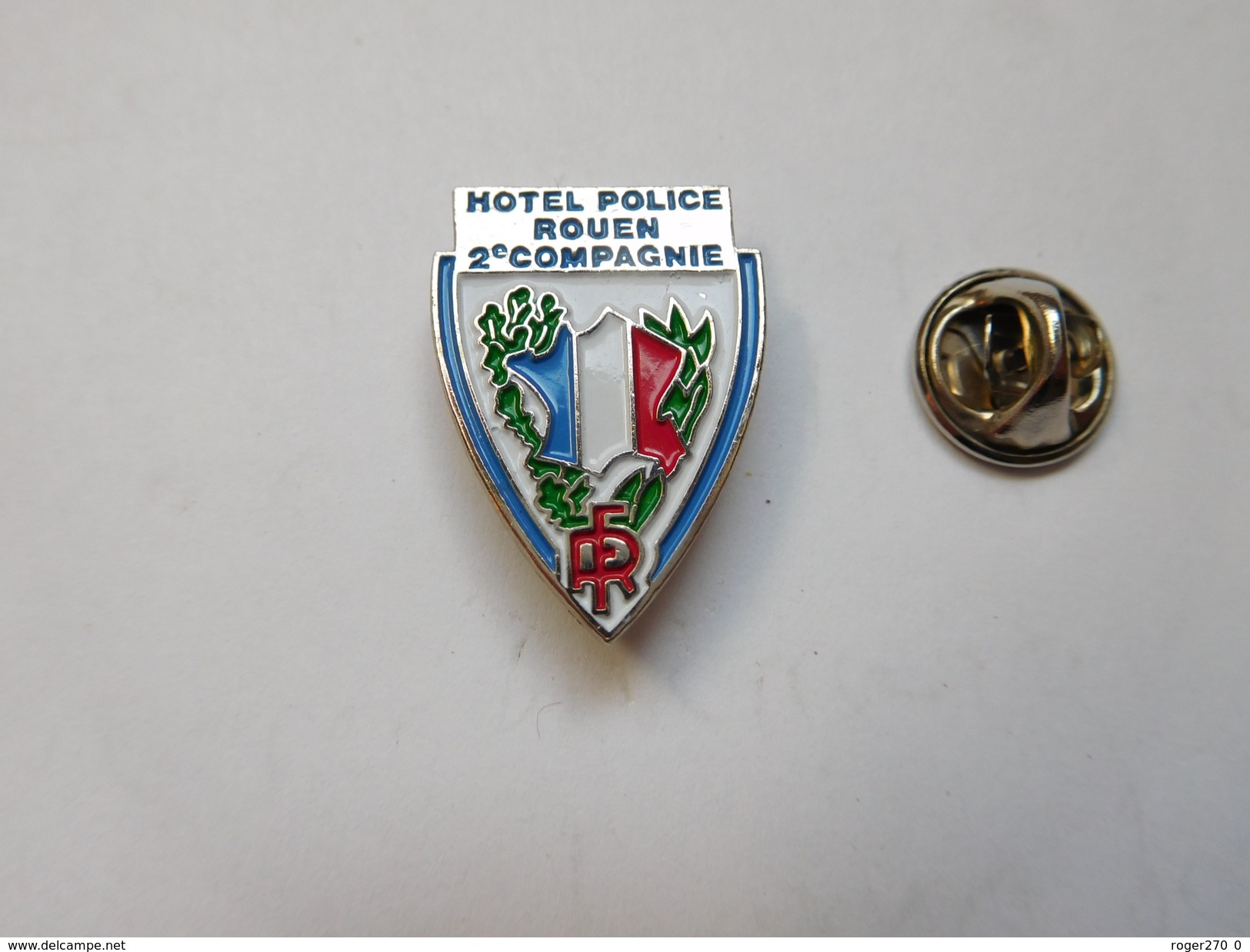 Beau Pin's , Police , Hôtel Police Rouen 2e Compagnie , République Française - Police