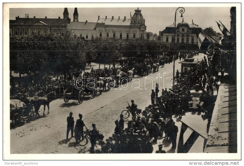 T2/T3 Szatm&aacute;rn&eacute;meti, Satu Mare; Bevonul&aacute;s, Automobil, Ker&eacute;kp&aacute;r / Entry Of The... - Non Classificati