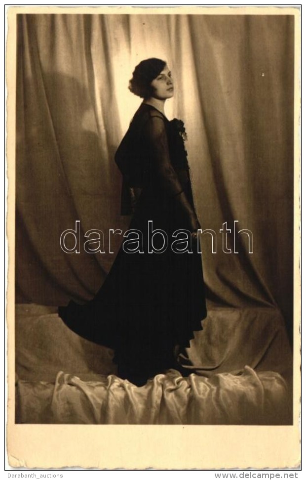 * T2 1930 Lady Photo - Non Classificati