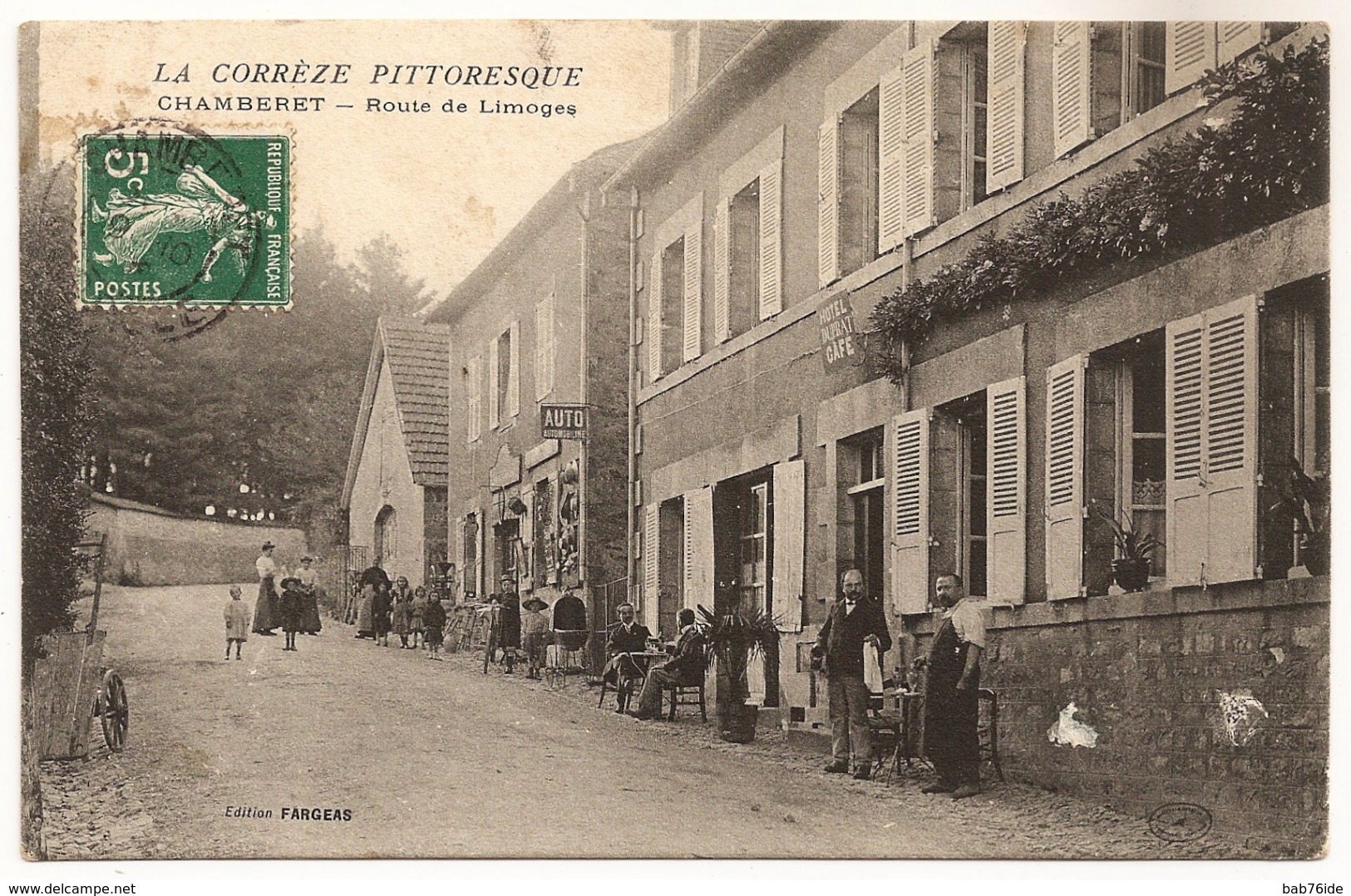 Dept 19. CHAMBERET. Route De Limoges. Très Belle Animation De Rue. Vue Sur Café ++++. - Autres & Non Classés