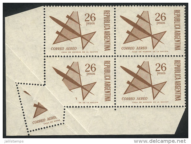 GJ.1427, 1967 26P. Stylized Airplane, Corner Block Of 4 With Variety: Defective Impression Due To A Pre-printing... - Posta Aerea