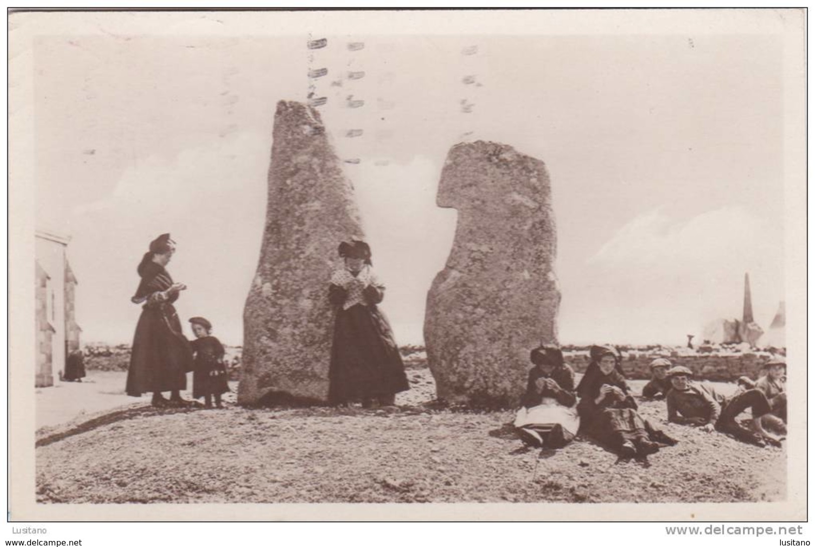 Ile De Sein - Menhirs Menhir - Timbre - France ( 2 Scans ) - Ile De Sein