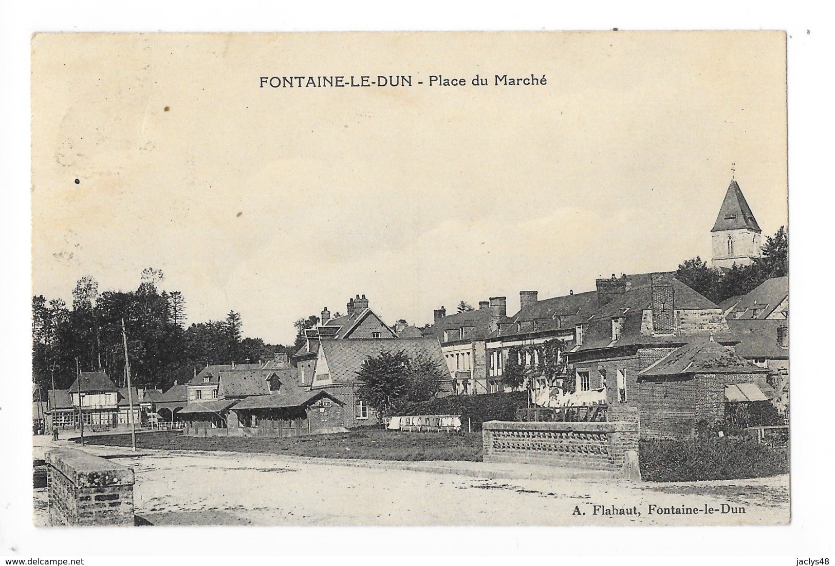 FONTAINE Le DUN  (cpa 76)  Place Du Marché -  - L 1 - Fontaine Le Dun
