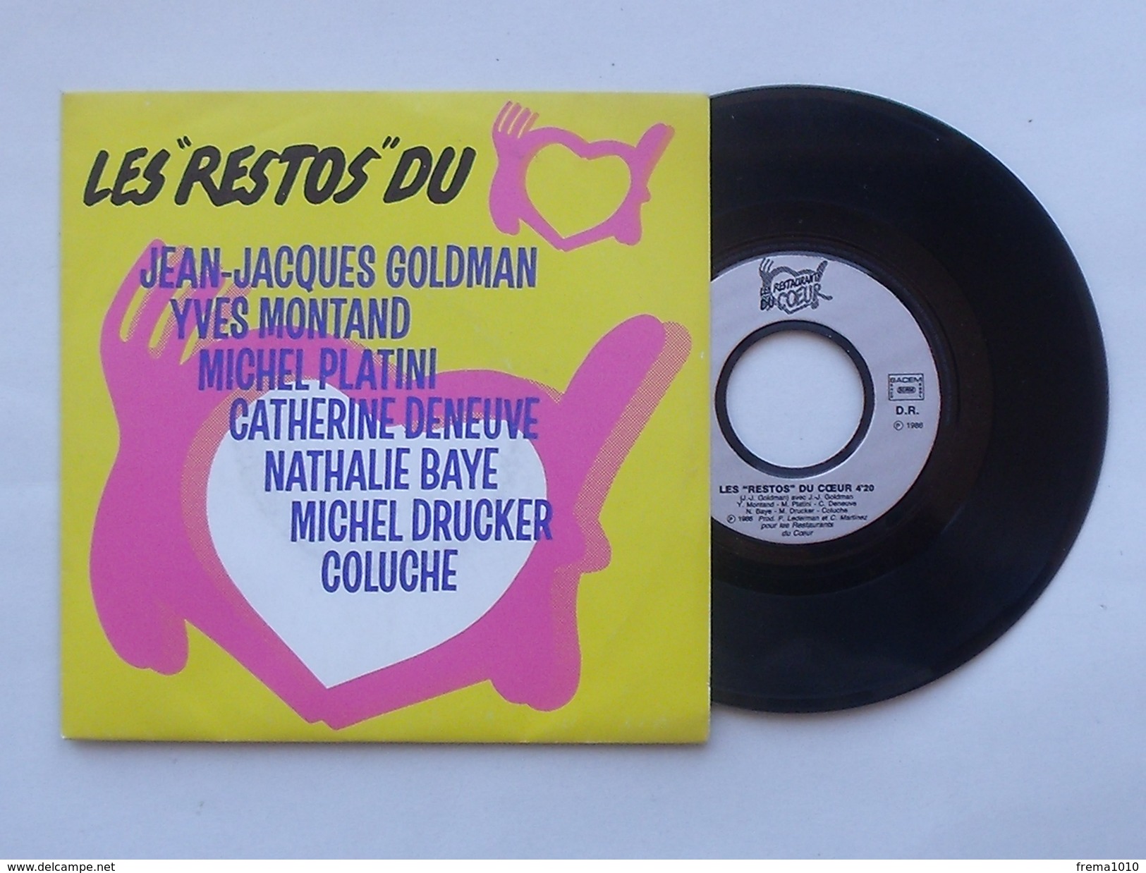 LES RESTOS DU COEUR: Disque Vinyle 45 Tours 1986 - Coluche Goldman Montand Platini Baye Drucker Deneuve - Autres - Musique Française