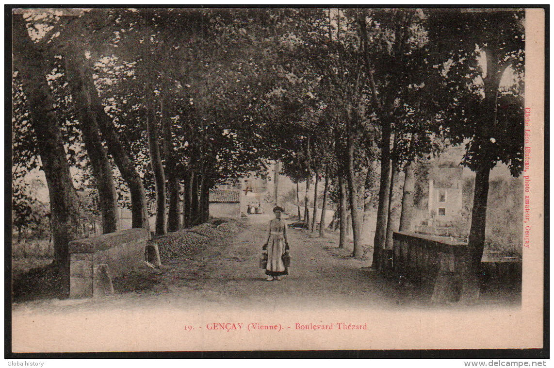 DD1100 - GENCAY (VIENNE) - BOULEVARD THÉZARD - Gencay