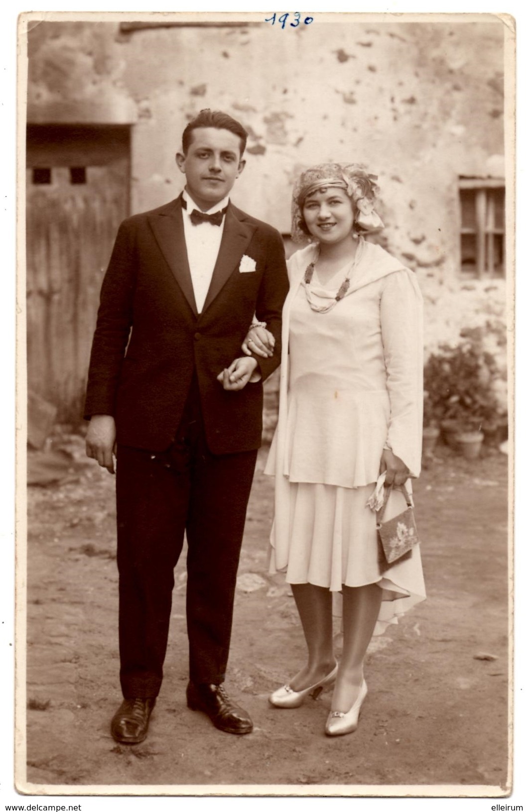 COUPLES. LA FERTE-sous-JOUARRE (77) CARTE PHOTO. COUPLE. MARIAGE? TENUES TRES CHICS. PHOTOGRAPHE F. CARON.1930. - Couples