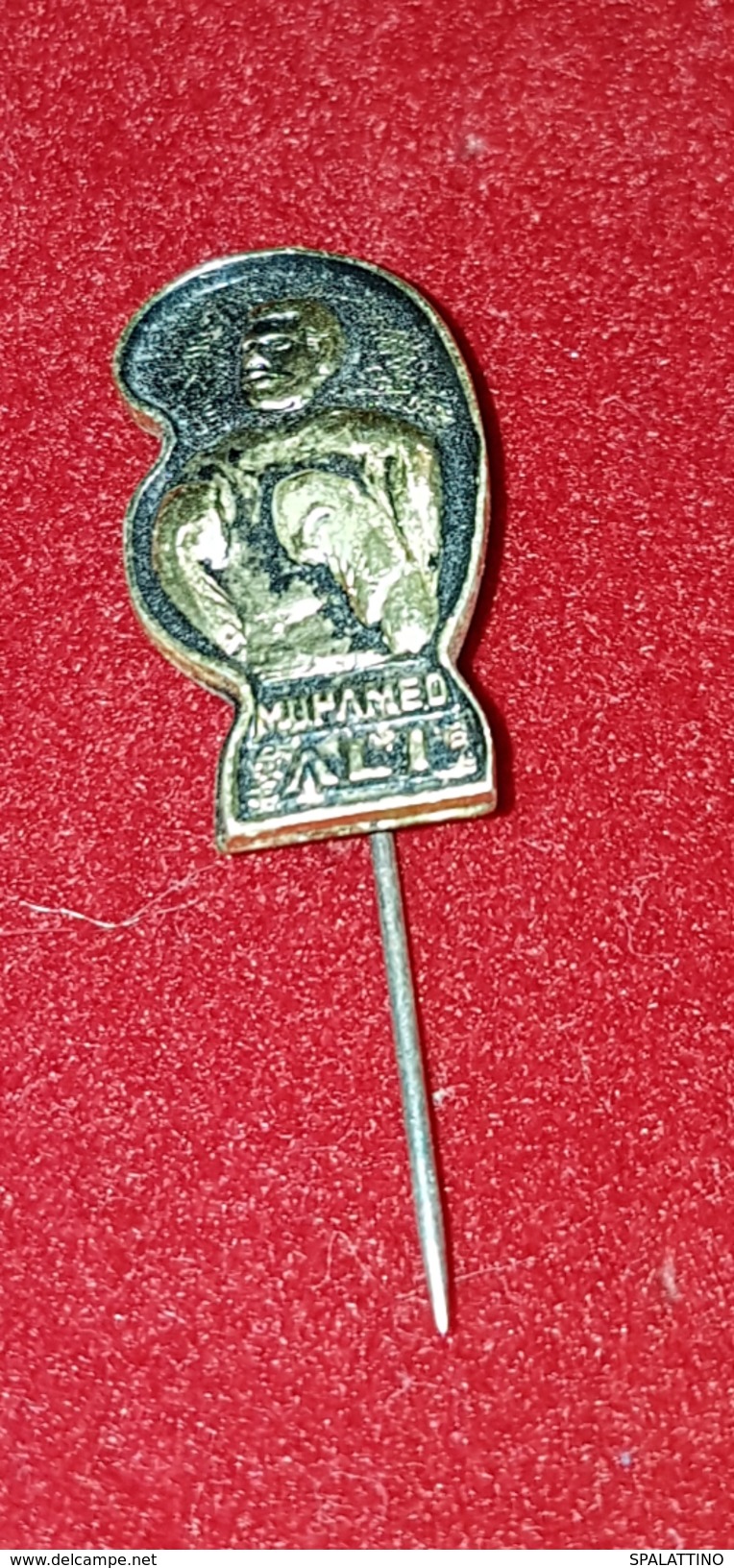 MUHAMMAD ALI, BOX, VINTAGE PIN BADGE - Boxing