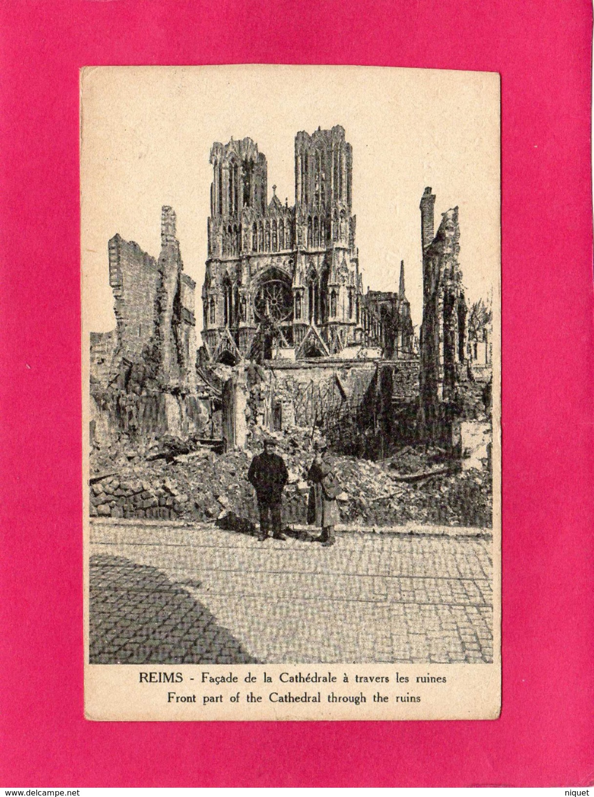 51 MARNE, REIMS, Façade De La Cathédrale à Travers Les Ruines, Guerre 14-18, Animée, 1927 - Guerra 1914-18