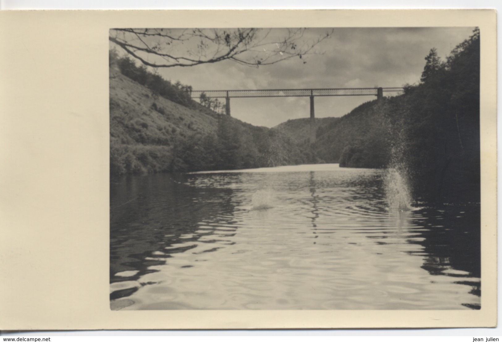 63 - CARTE PHOTO  - SAINT GERVAIS D'AUVERGNE - VIADUC DES FADES - Lieux