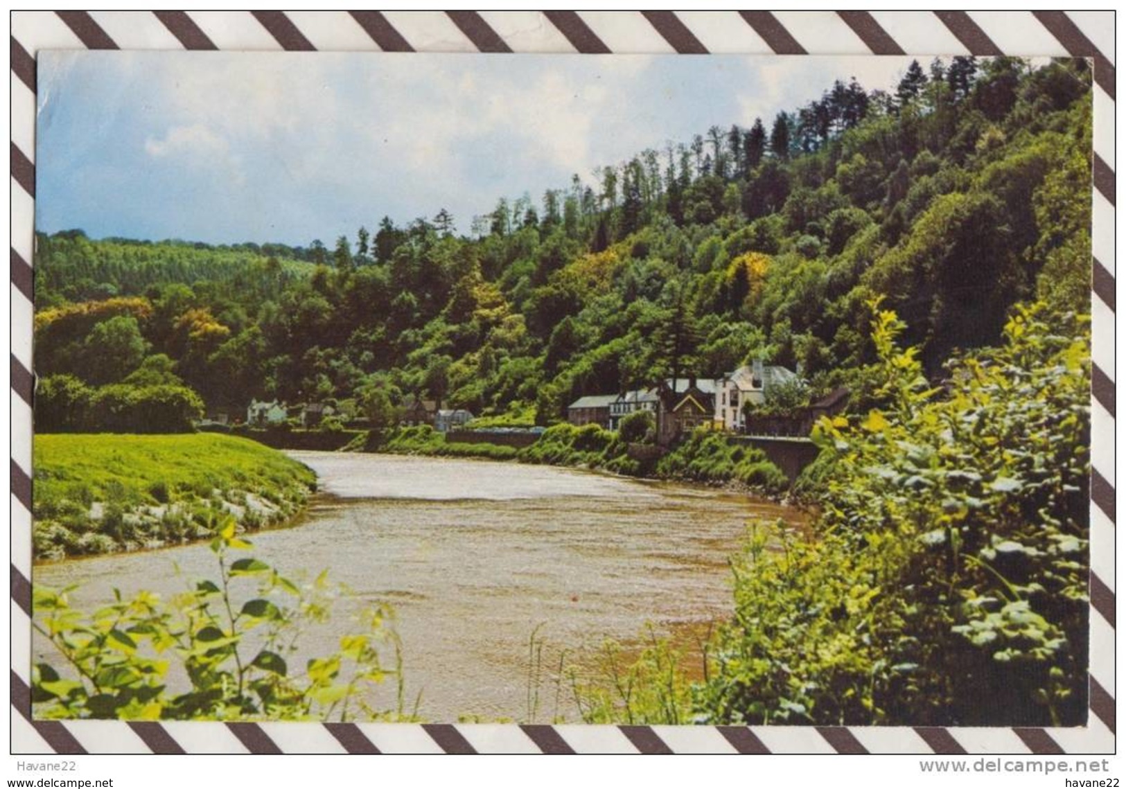 X2493 THE RIVER WYE TINTERN    2 SCAN - Monmouthshire