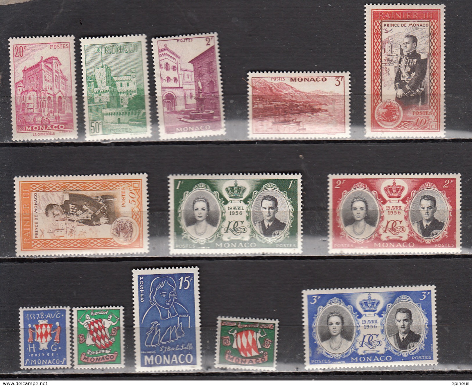 MONACO * LOT DE 13 TIMBRES DIFFERENTS - Collections, Lots & Séries