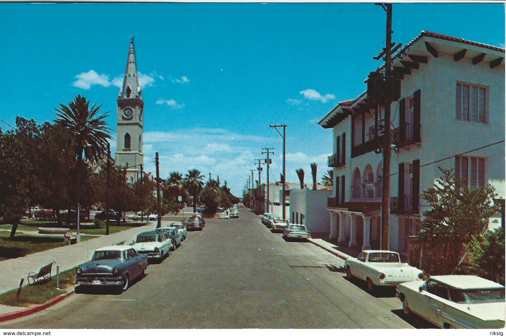 Laredo  San Agustin Church And Plaza. Texas    S-3267 - Laredo